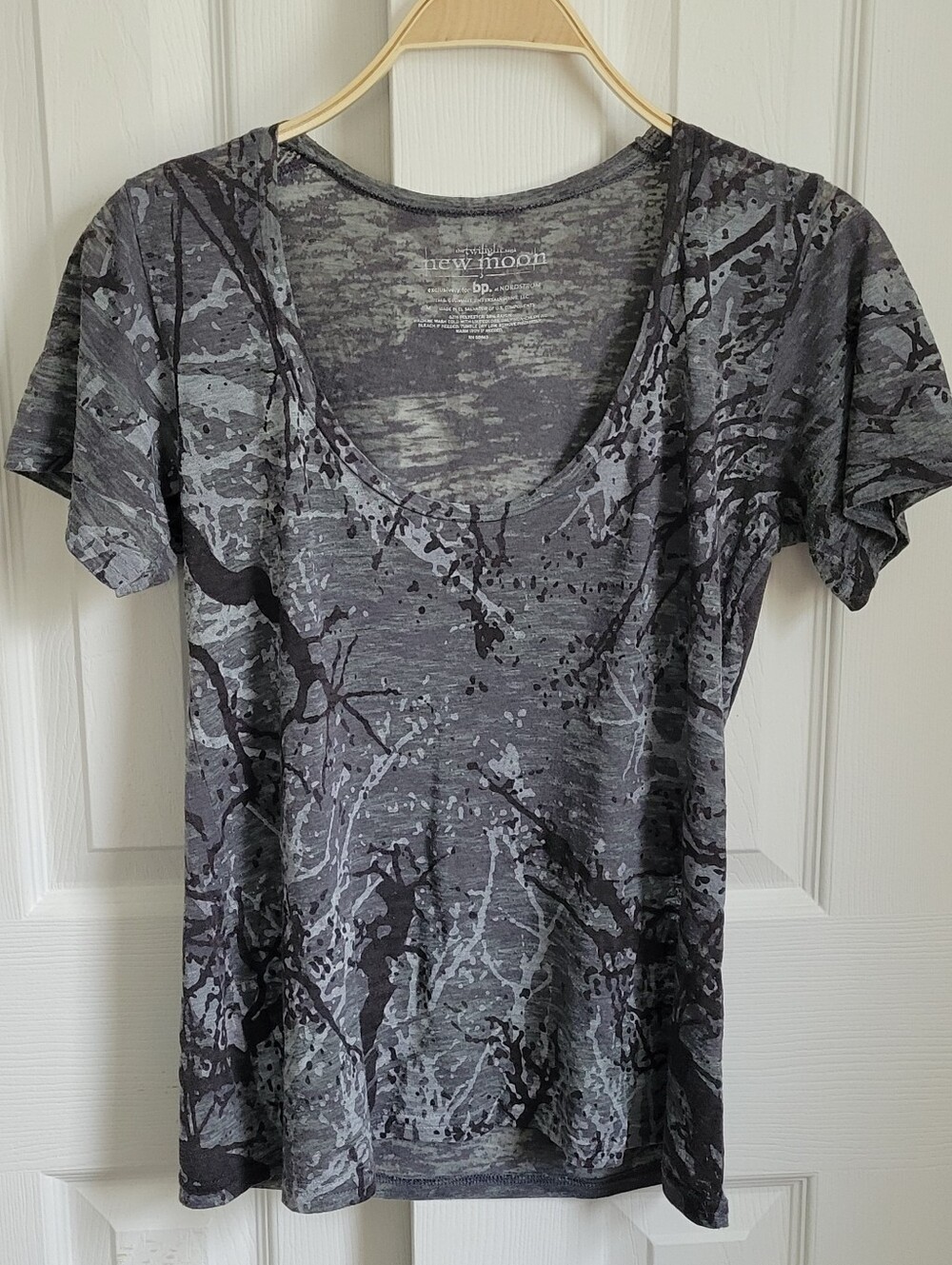 Twilight New Moon Bella Swan Gray Forest Burnout Short Sleeve Tee Y2K, Medium